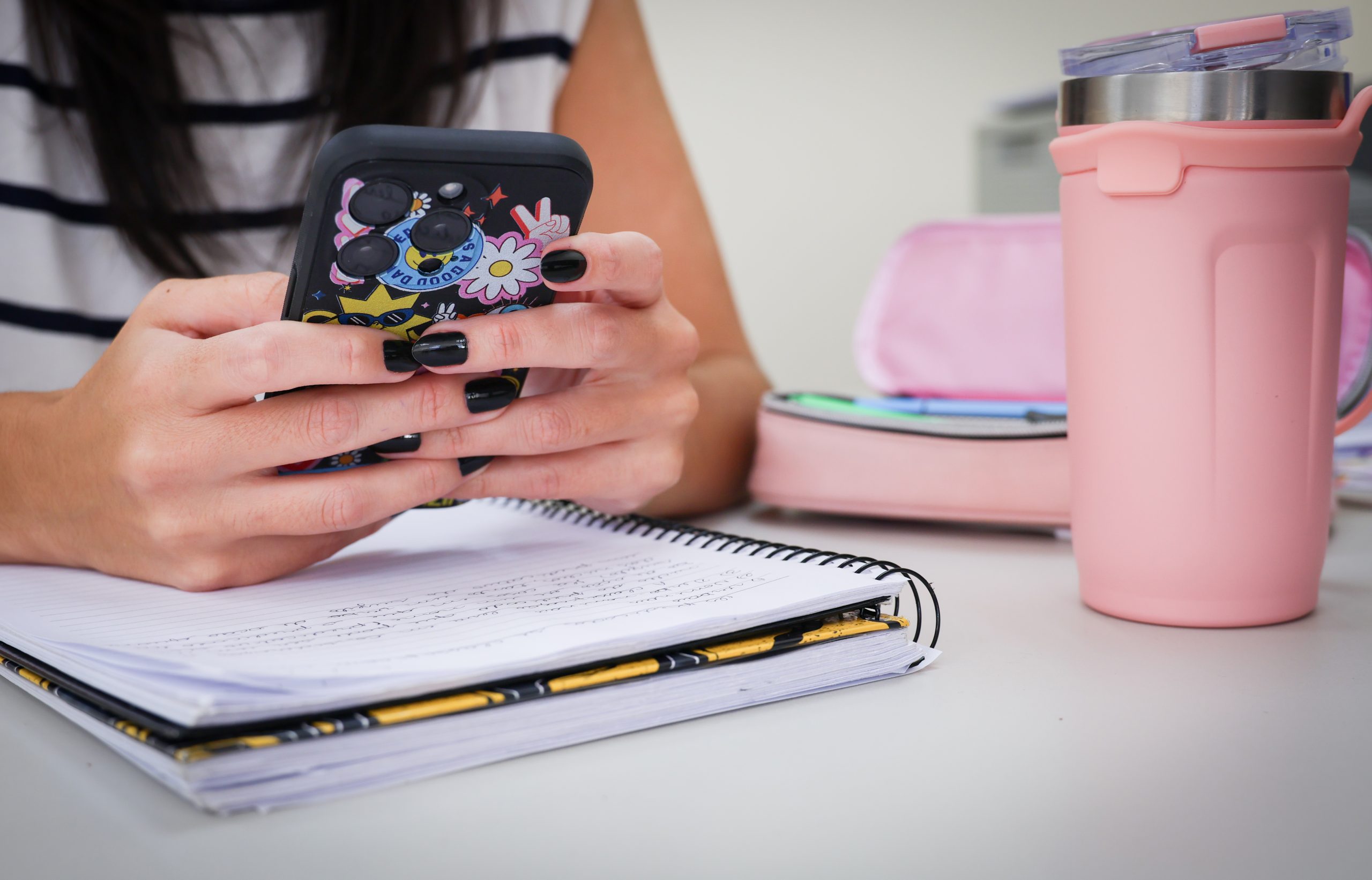 Proibicao-celular-foto-capa-scaled Secretaria de Educação do DF orienta sobre o uso de aparelhos eletrônicos nas escolas – Secretaria de Estado de Educação